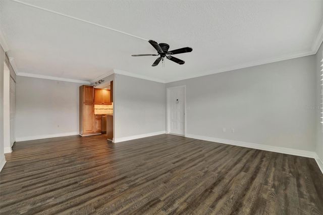 5800 HOLLYWOOD BOULEVARD 115, Sarasota, FL 34231