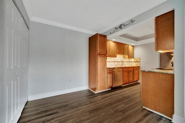 5800 HOLLYWOOD BOULEVARD 115, Sarasota, FL 34231