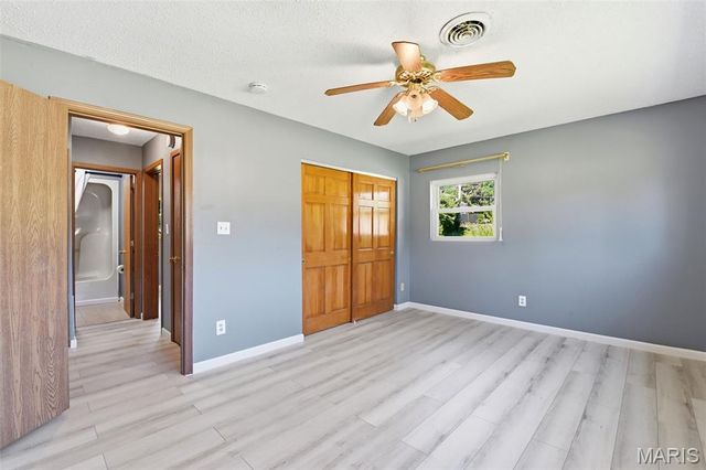 8736 Marvista Drive, St Louis, MO 63114