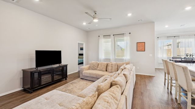 4236 W 4th Street, Skiatook, OK 74070