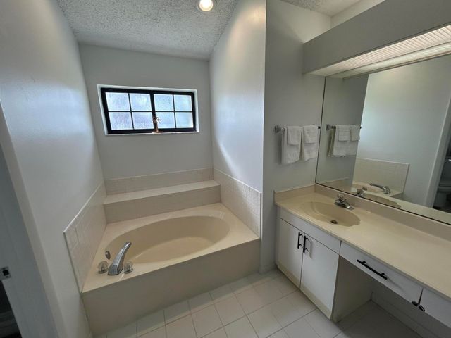 7207 Le Chalet Boulevard, Boynton Beach, FL 33472