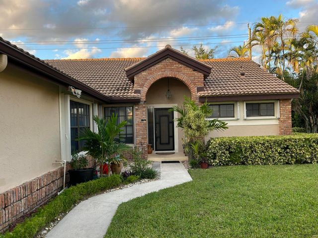 7207 Le Chalet Boulevard, Boynton Beach, FL 33472
