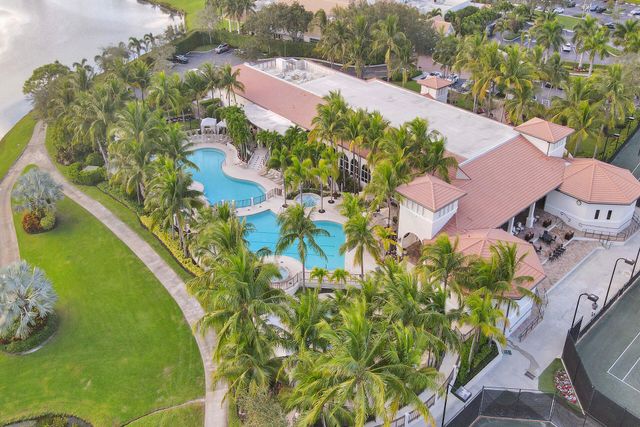7207 Le Chalet Boulevard, Boynton Beach, FL 33472