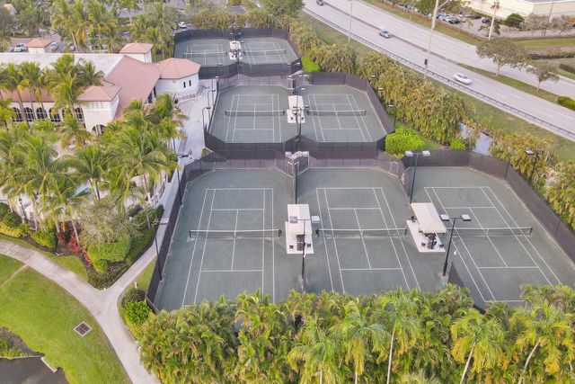 7207 Le Chalet Boulevard, Boynton Beach, FL 33472