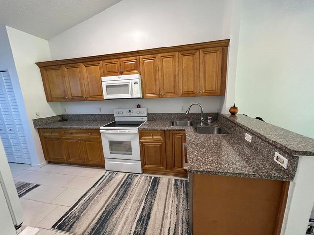 7207 Le Chalet Boulevard, Boynton Beach, FL 33472