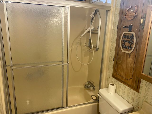 231 Se NEPTUNE Ave, Lincoln City, OR 97367