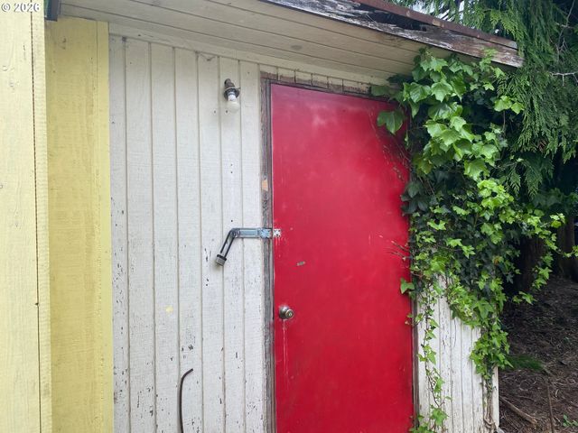 231 Se NEPTUNE Ave, Lincoln City, OR 97367