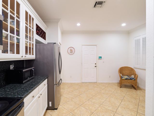 4930 Bonsai Circle 106, Palm Beach Gardens, FL 33418
