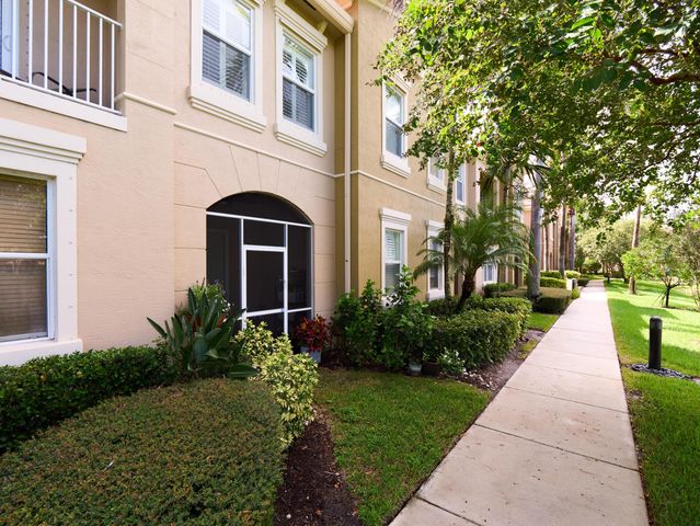 4930 Bonsai Circle 106, Palm Beach Gardens, FL 33418