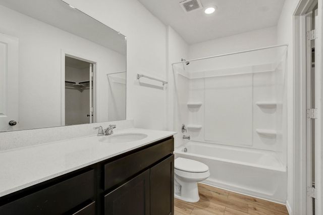 420 Halfmoon DR, Lockhart, TX 78644