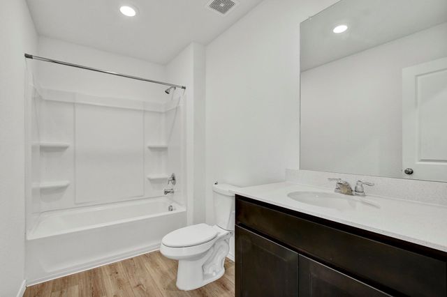 420 Halfmoon DR, Lockhart, TX 78644