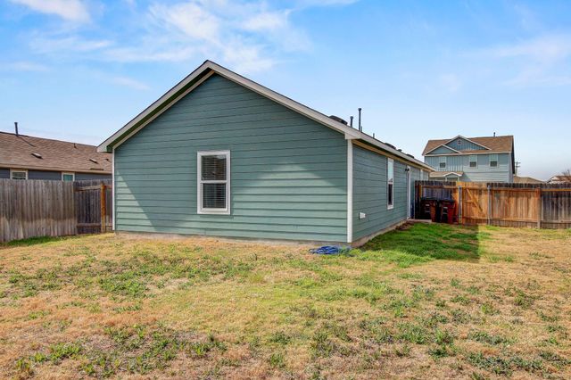 420 Halfmoon DR, Lockhart, TX 78644