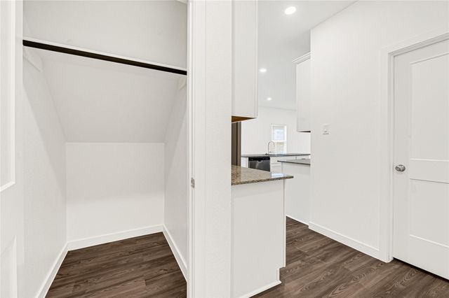 3911 Windy Whisper Drive, Brookshire, TX 77423