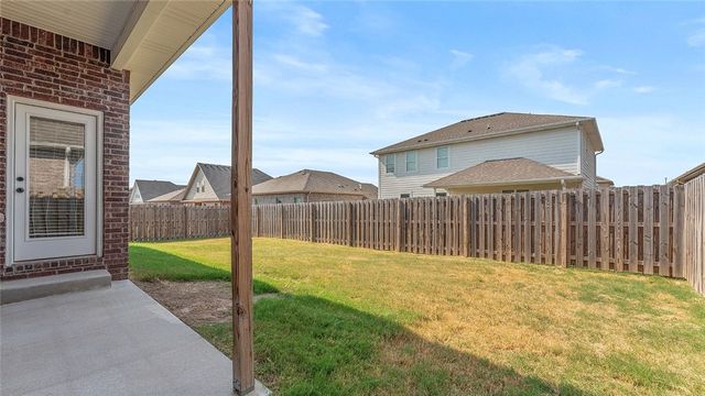 2120 Tallgrass Terrace, Centerton, AR 72719