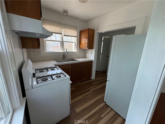 5158 Franklin Avenue, Los Angeles, CA 90027