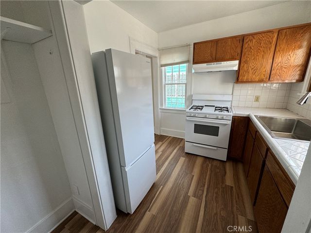 5158 Franklin Avenue, Los Angeles, CA 90027