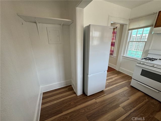 5158 Franklin Avenue, Los Angeles, CA 90027