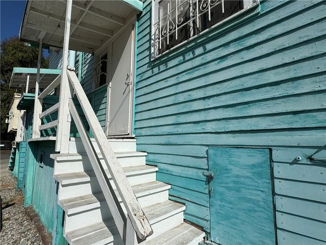 5158 Franklin Avenue, Los Angeles, CA 90027