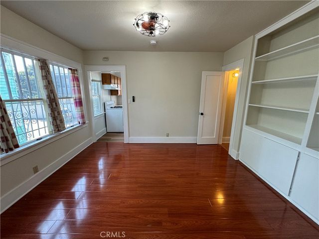 5158 Franklin Avenue, Los Angeles, CA 90027