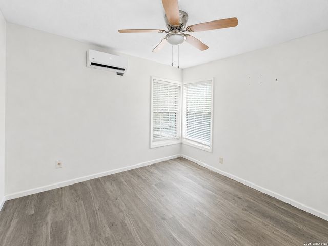 914 GLAMIS AVE, San Antonio, TX 78223