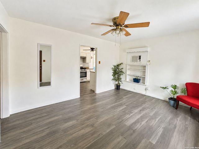914 GLAMIS AVE, San Antonio, TX 78223
