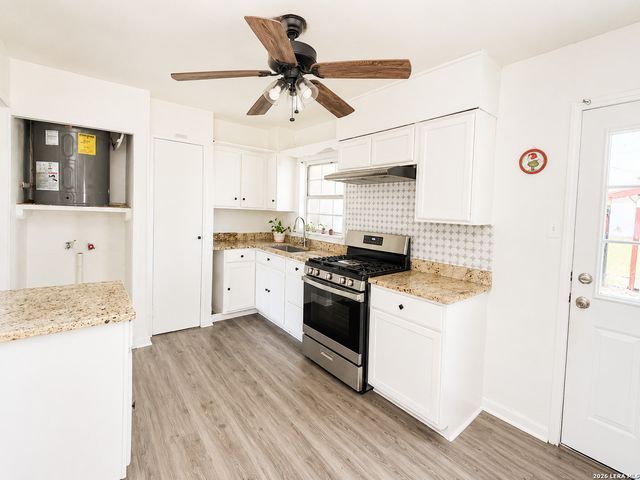 914 GLAMIS AVE, San Antonio, TX 78223