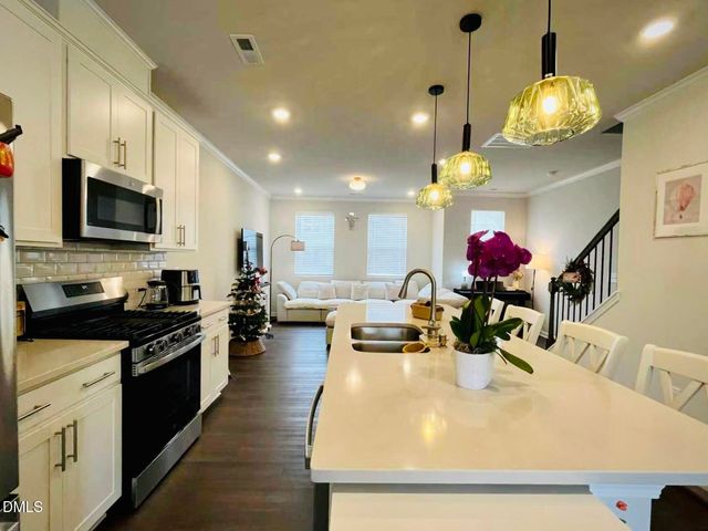 523 Deercroft Drive, Apex, NC 27539