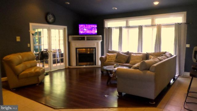202 BAYLOR DR, Montross, VA 22520