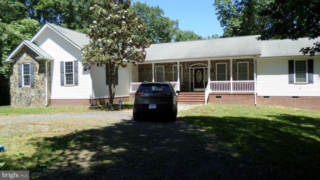 202 BAYLOR DR, Montross, VA 22520