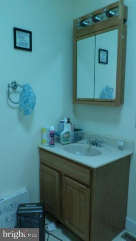 202 BAYLOR DR, Montross, VA 22520