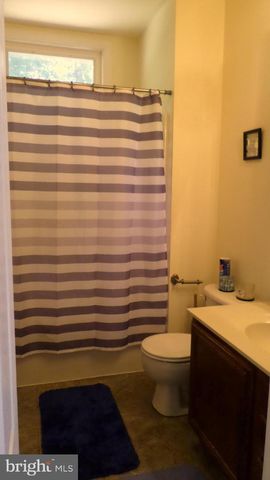 202 BAYLOR DR, Montross, VA 22520
