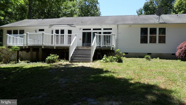 202 BAYLOR DR, Montross, VA 22520