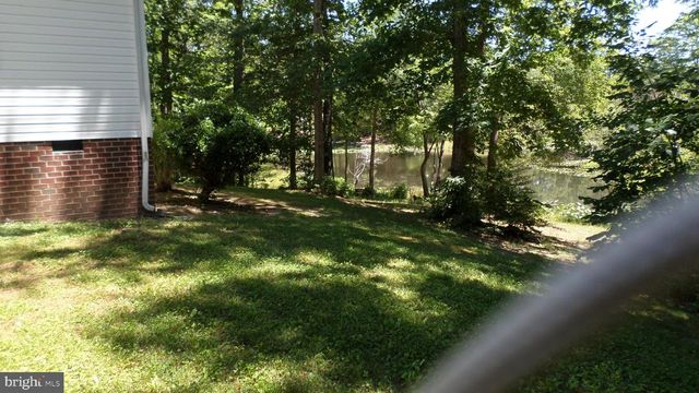 202 BAYLOR DR, Montross, VA 22520