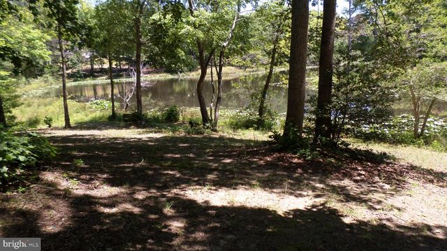 202 BAYLOR DR, Montross, VA 22520