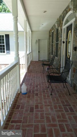 202 BAYLOR DR, Montross, VA 22520