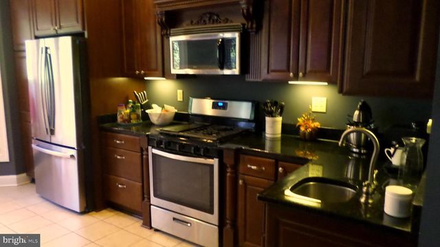 202 BAYLOR DR, Montross, VA 22520