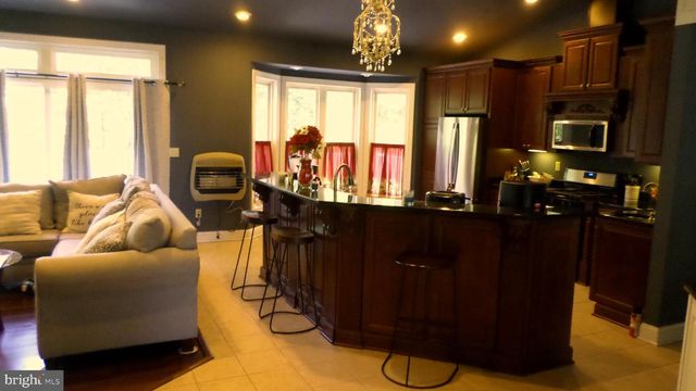 202 BAYLOR DR, Montross, VA 22520