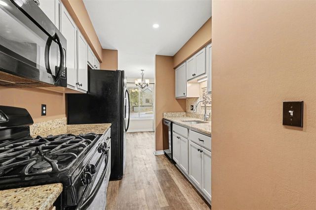 502 Stoneywood Drive, Brighton, MI 48116