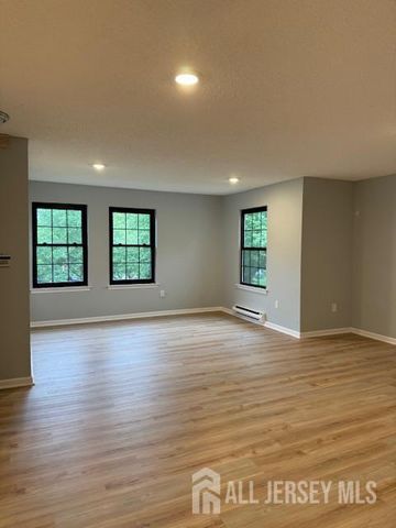 184 Wycoff Way, East Brunswick, NJ 08816