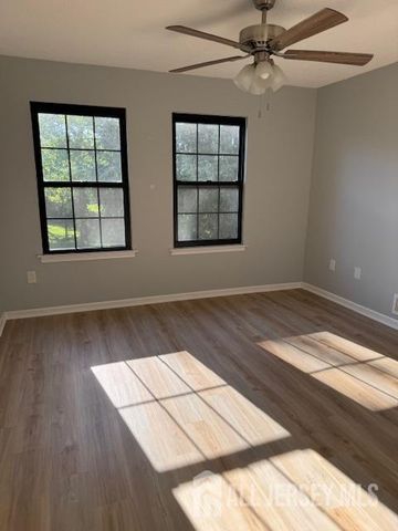 184 Wycoff Way, East Brunswick, NJ 08816