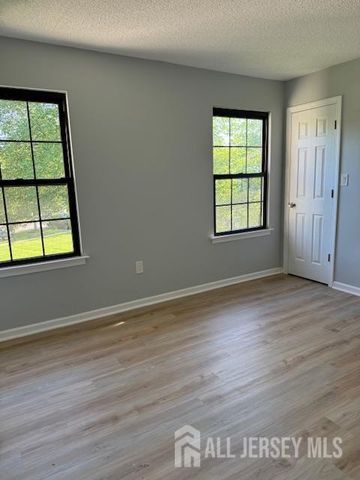 184 Wycoff Way, East Brunswick, NJ 08816