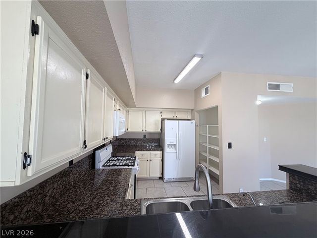 7230 Indian Creek Lane 104, Las Vegas, NV 89149