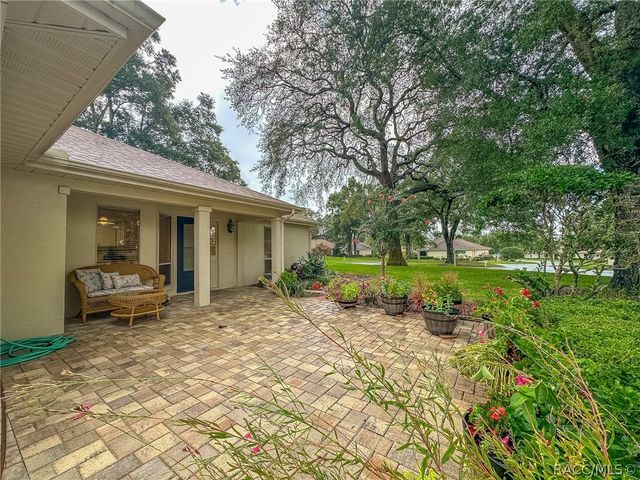 5941 W Dedham Trail, Crystal River, FL 34429