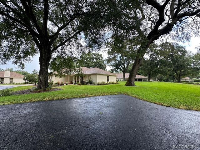 5941 W Dedham Trail, Crystal River, FL 34429