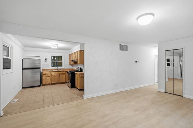 136 Well Street, Park Forest, IL 60466