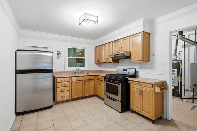 136 Well Street, Park Forest, IL 60466