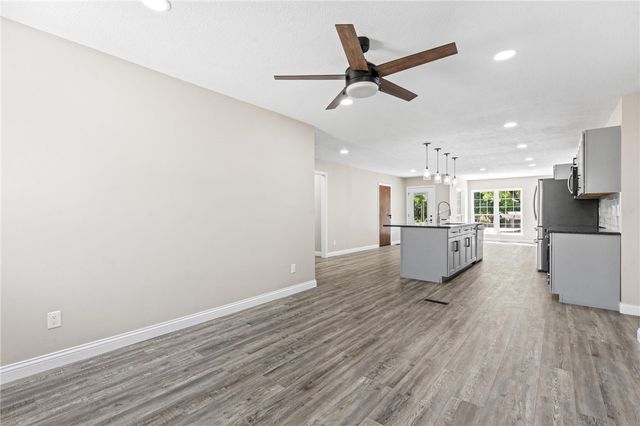 420 Clearcreek-Franklin Road, Springboro, OH 45066