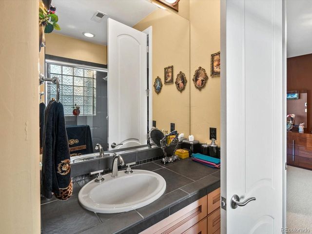 39 Royal Ann Dr, Englewood, CO 80111