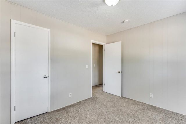2203 W Lotus, Wichita, KS 67213