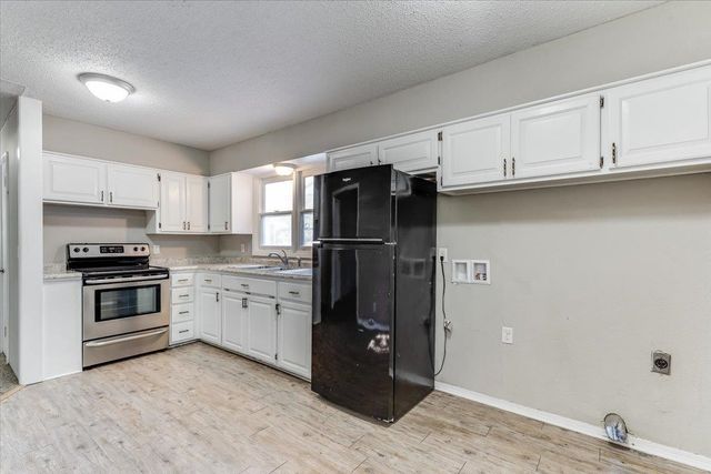 2203 W Lotus, Wichita, KS 67213